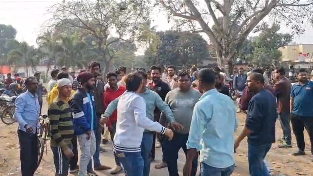 दुर्गापुर टाउनशिप छेड़खानी प्रकरण में राजनीतिक टकराव, पुलिस ने संभाली स्थिति