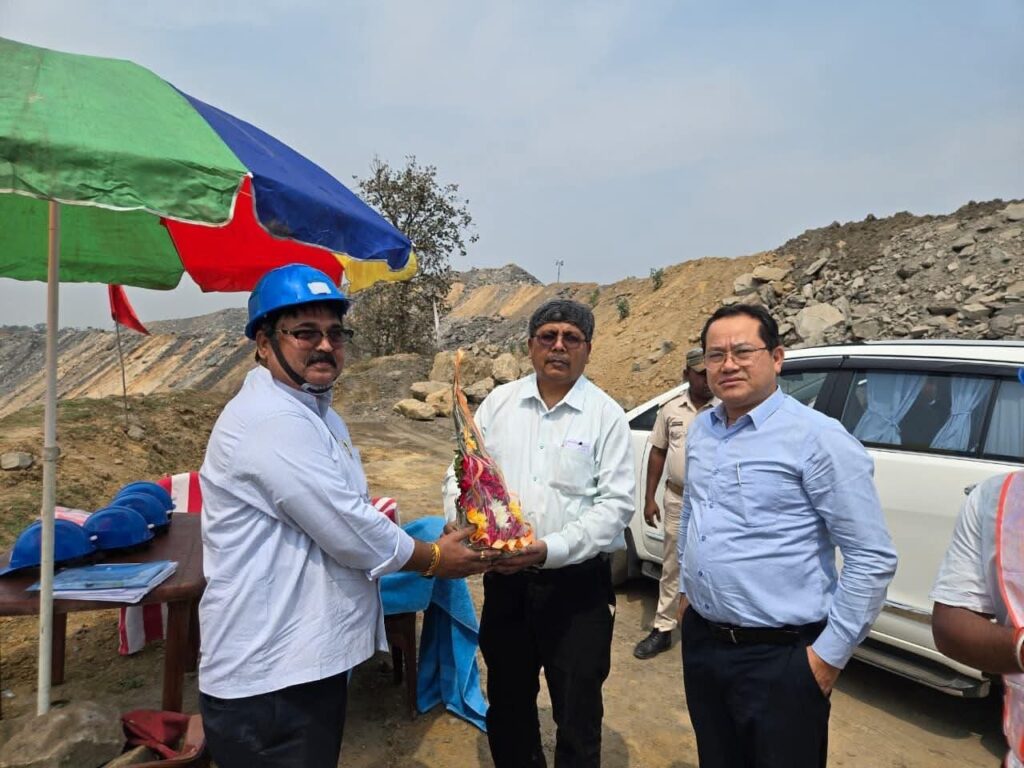 उत्पादन लक्ष्य संग सुरक्षा सर्वोपरि, ईसीएल निदेशक ने सातग्राम-श्रीपुर परियोजनाओं का निरीक्षण किया 3 IMG 20260321 WA0214