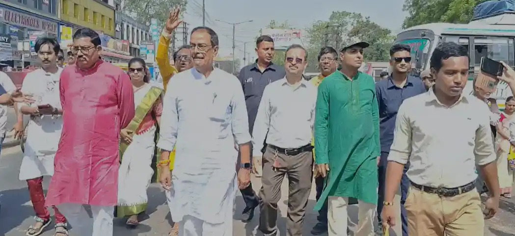 आसनसोल उत्तर में मलय घटक का जोरदार जनसंपर्क, चुनावी मुकाबला रोचक