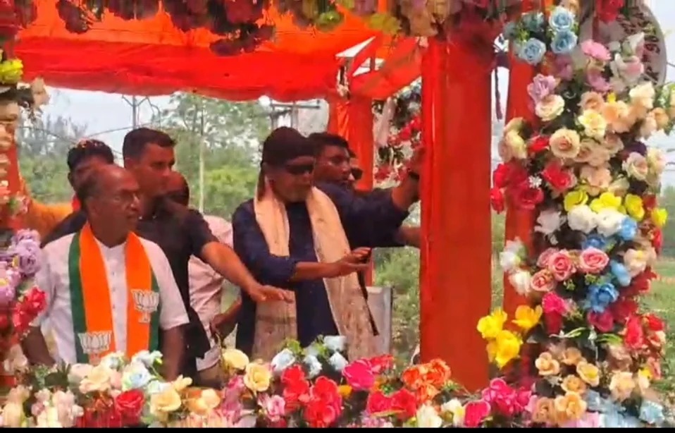 कुल्टी में मिथुन चक्रवर्ती का रोड शो, भाजपा ने झोंकी ताकत