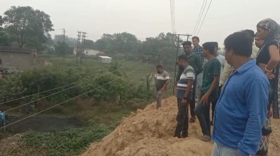 जामुड़िया में बिजली तार की चपेट में आया नौ वर्षीय बालक, 2 IMG 20260803 WA0054