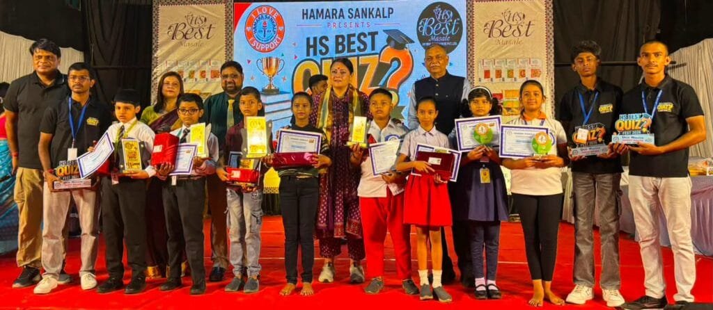 बर्नपुर में शिक्षा सम्मान समारोह, मेधावी बच्चों की प्रतिभा को मंच से मिला विशेष सम्मान 2 IMG 20260907 WA0050