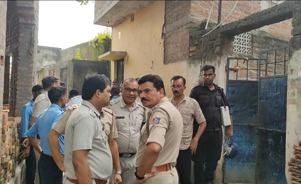 बराकर में साइबर अपराध के खिलाफ पुलिस का शिकंजा कसा, दासपाड़ा में घर-घर तलाशी से मचा हड़कंप 2 IMG 20260919 WA0026