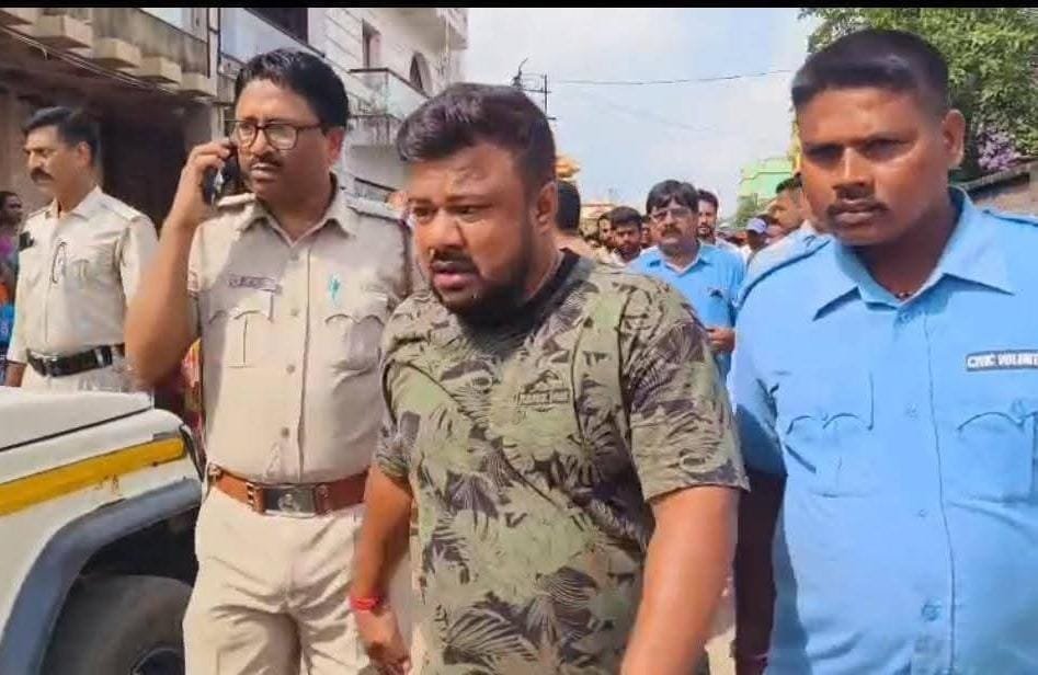 सोनपुर में घर से महिला का अर्धनग्न शव मिलने से सनसनी, पति हिरासत में; पुलिस ने शुरू की जांच