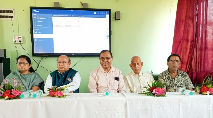 दयानंद विद्यालय में सेवानिवृत्त शिक्षक नारायण पासवान को भावभीनी विदाई, रवि कुमार ने संभाला नया दायित्व 2 IMG 20261002 WA0043